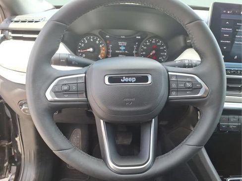 Used 2025 Jeep Compass Limited AWD/4WD image 23