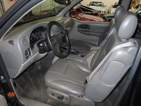 Used 2002 Chevrolet TrailBlazer LT w/ LT Leather Plus Pkg image 3