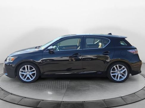 Used 2016 Lexus CT 200h w/ Navigation Package FWD image 2