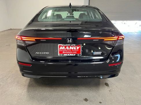 Used 2023 Honda Accord Touring image 4