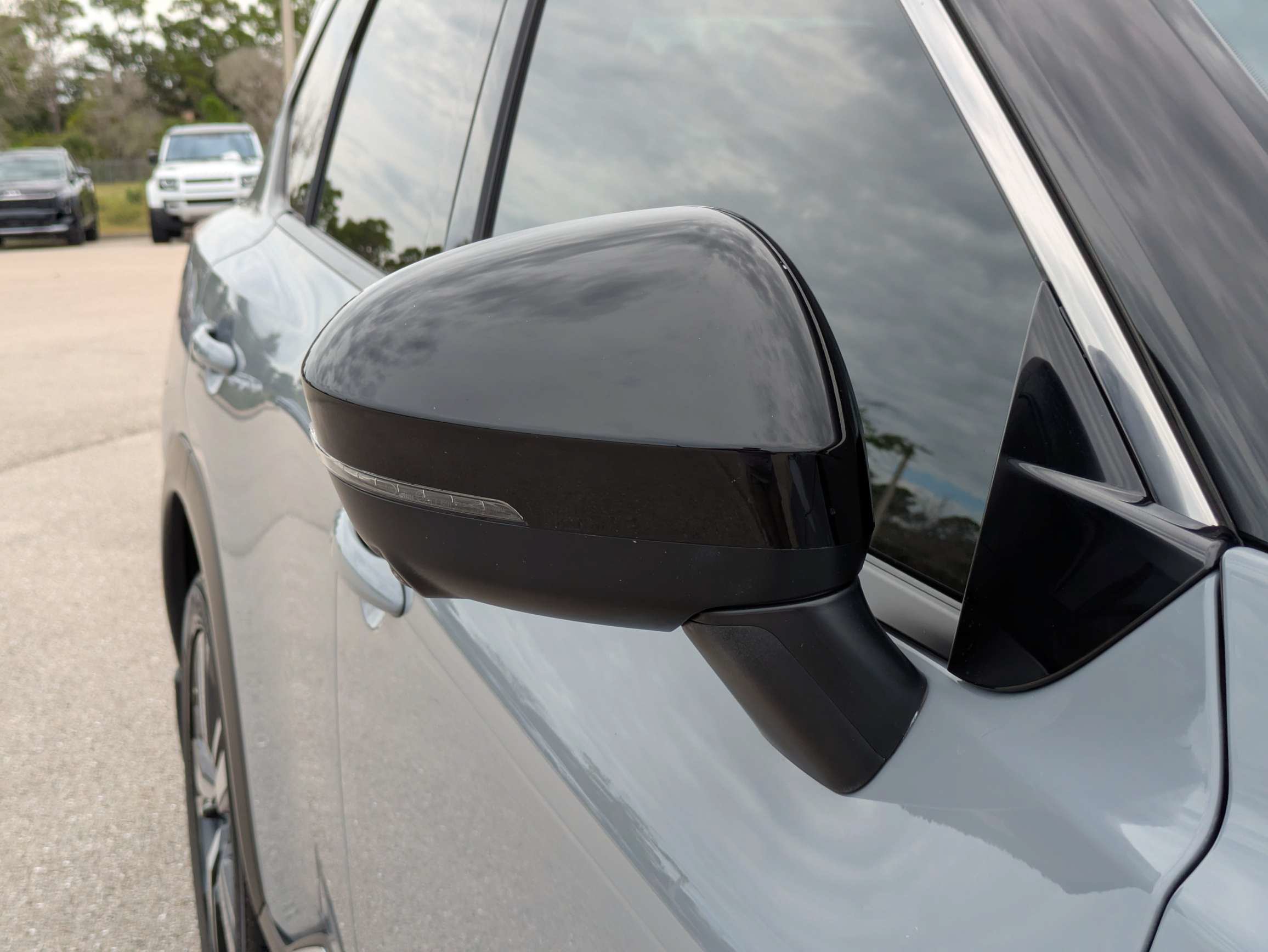 Used 2021 Nissan Rogue SL w/ Premium Package FWD image 12