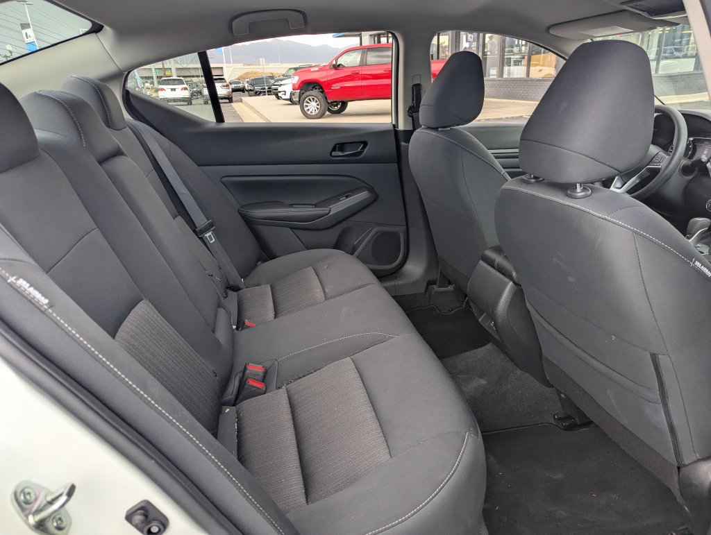 Used 2025 Nissan Altima 2.5 SV FWD image 30