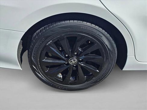 Used 2023 Toyota Camry LE w/ Convenience Package FWD image 9