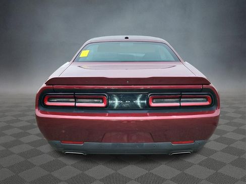 Used 2022 Dodge Challenger GT image 2
