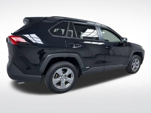 Used 2022 Toyota RAV4 LE AWD/4WD image 8