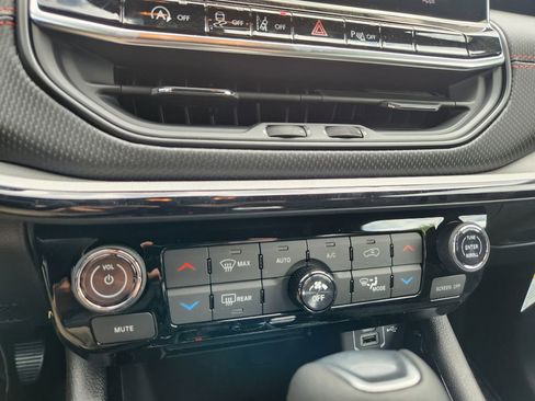 New 2026 Jeep Compass Trailhawk image 15