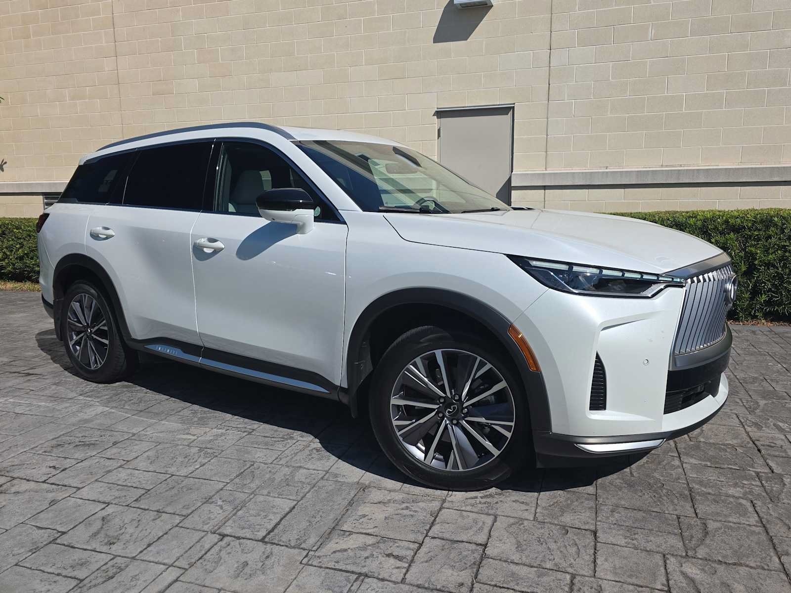 Certified 2026 INFINITI QX60 Luxe w/ Cargo Package FWD image 28