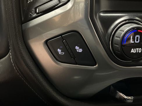 Used 2017 Chevrolet Silverado 1500 LTZ Z71 w/ Realtree Edition image 20