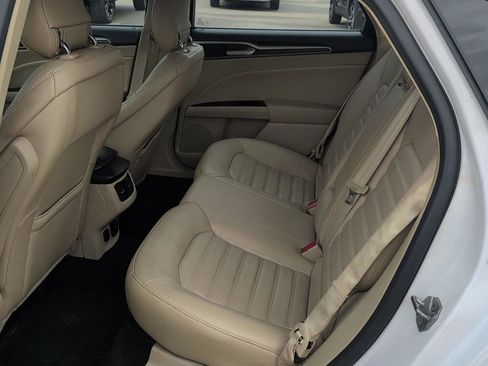 Used 2014 Ford Fusion SE w/ Equipment Group 202A FWD image 12