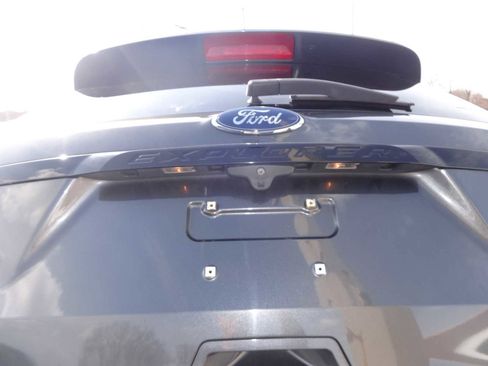 Used 2018 Ford Explorer Sport w/ Equipment Group 401A image 7