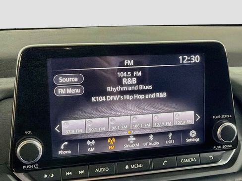 Used 2025 Nissan Rogue SV FWD image 21