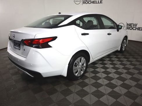 Certified 2025 Nissan Versa S w/ Trunk Package image 7