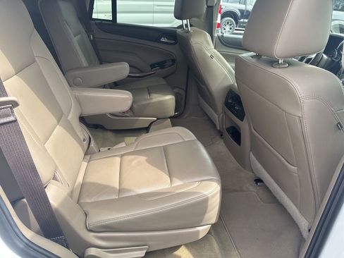 Used 2018 GMC Yukon SLT w/ Open Road Package AWD/4WD image 38
