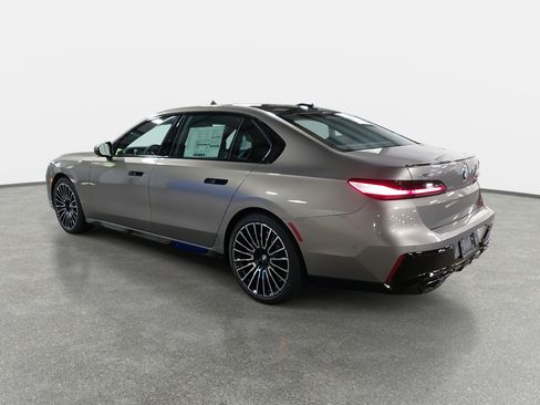 New 2025 BMW 760i xDrive w/ Executive Package image 7