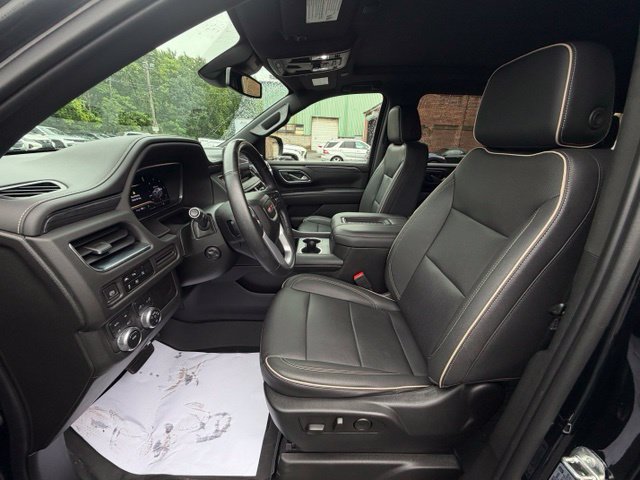 Used 2023 GMC Yukon XL SLT w/ SLT Luxury Package AWD/4WD image 10