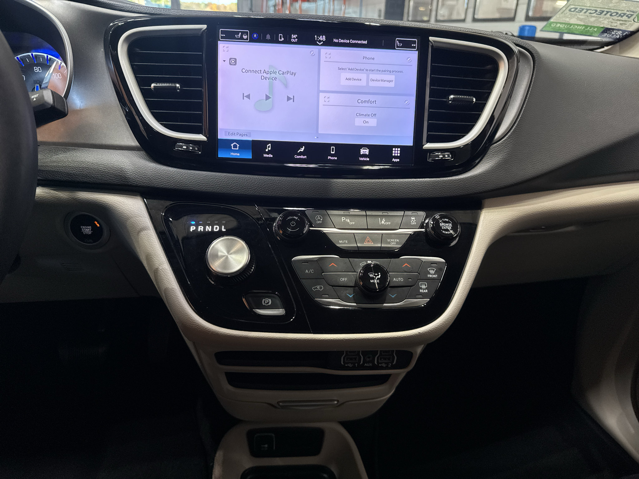Used 2024 Chrysler Pacifica Touring-L FWD image 30