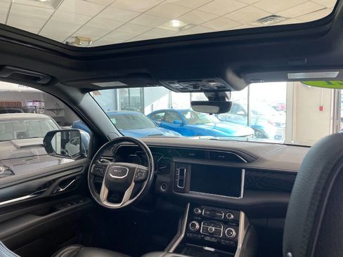 Used 2021 GMC Yukon Denali w/ Denali Premium Package image 33