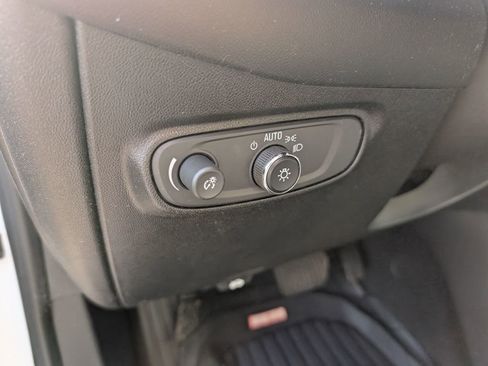 Used 2019 Chevrolet Equinox LT image 16