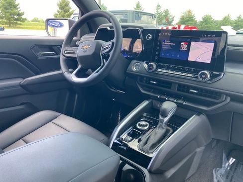 New 2025 Chevrolet Colorado LT w/ LT Convenience Package image 8