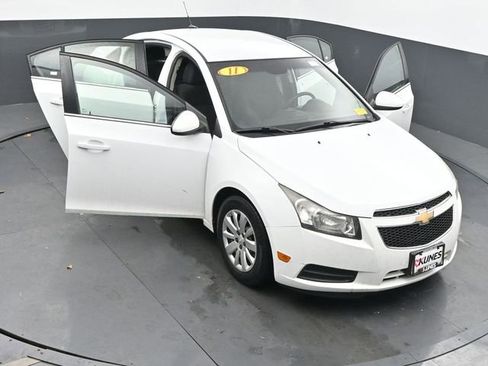 Used 2011 Chevrolet Cruze LT image 54