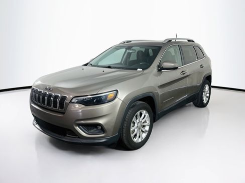 Used 2019 Jeep Cherokee Latitude w/ Popular Appearance Group FWD image 3