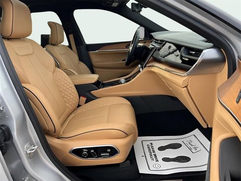 New 2025 Jeep Grand Cherokee L Summit image 24