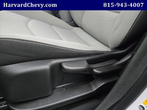 Used 2024 GMC Terrain SLE image 25