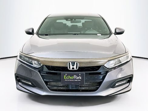 Used 2018 Honda Accord Sport image 2