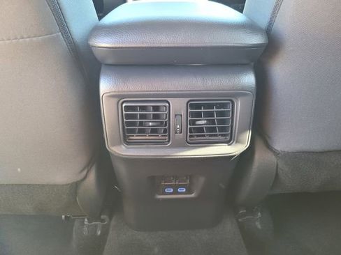 Used 2022 Toyota RAV4 XLE image 15