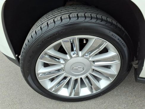 Used 2016 Cadillac Escalade Platinum AWD/4WD image 9