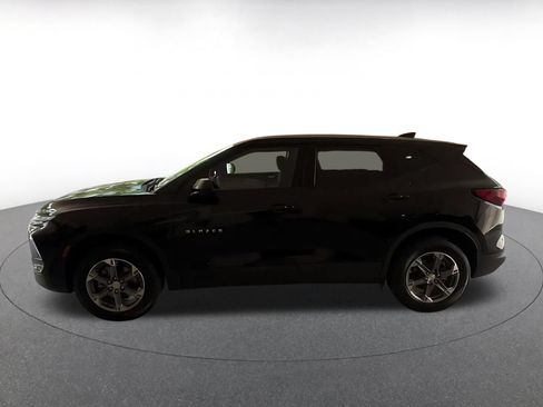 Used 2026 Chevrolet Blazer LT FWD image 9