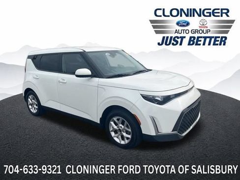 Used 2023 Kia Soul S FWD image 1