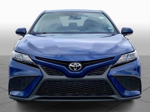 Used 2024 Toyota Camry SE image 3