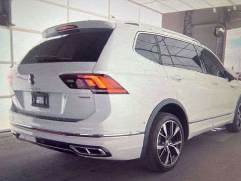 Used 2024 Volkswagen Tiguan SEL R-Line AWD/4WD image 7