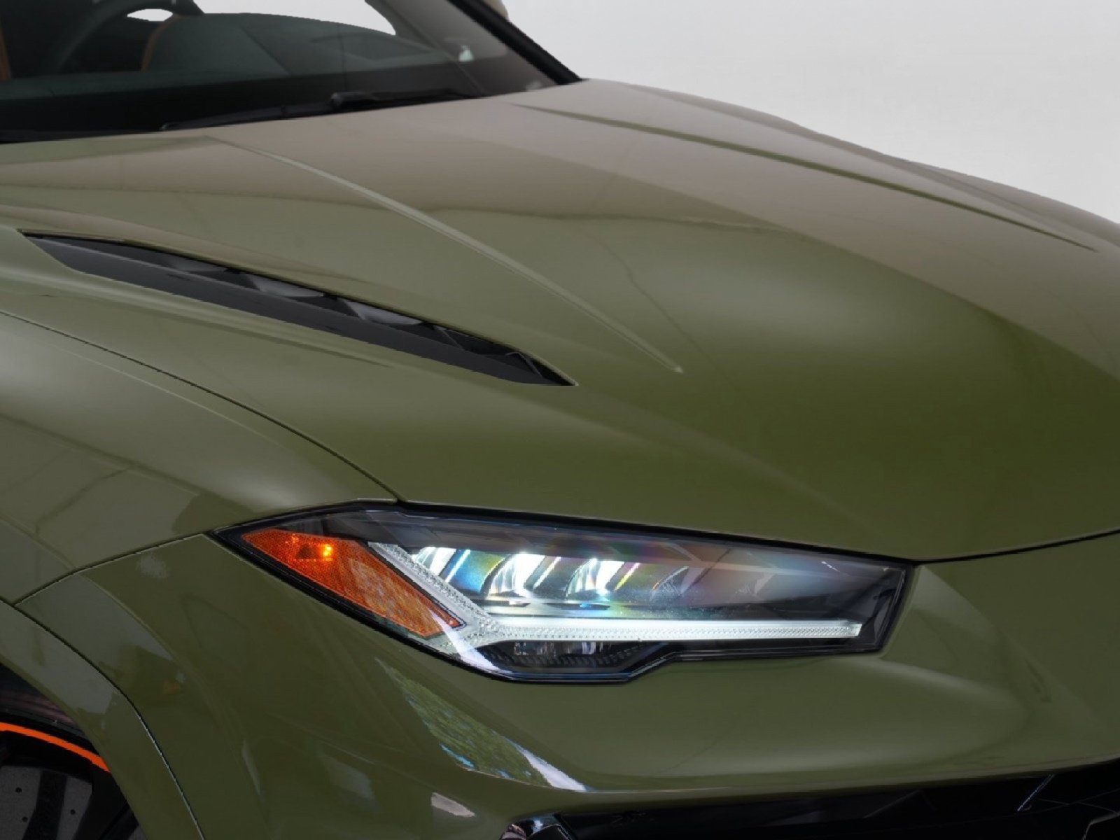 Used 2024 Lamborghini Urus S AWD/4WD image 3