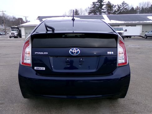 Used 2014 Toyota Prius Three image 4
