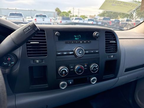 Used 2010 Chevrolet Silverado 1500 W/T RWD image 16