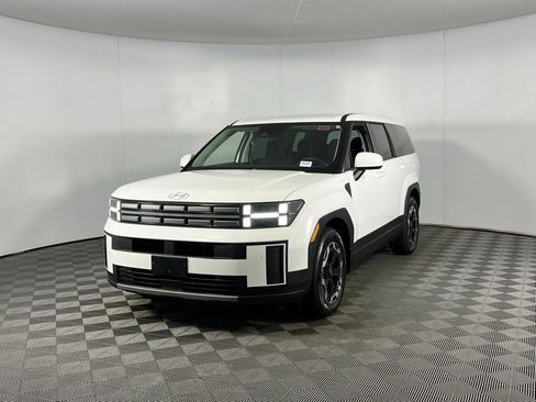 Used 2025 Hyundai Santa Fe SE image 9