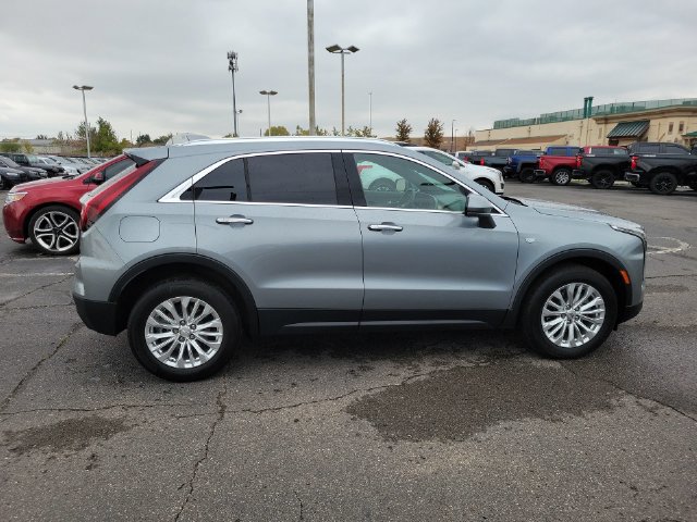 Certified 2024 Cadillac XT4 Luxury w/ Cold Weather Package FWD image 9