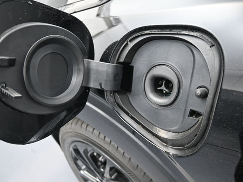 New 2027 Chevrolet Bolt RS w/ Technology Package FWD image 33