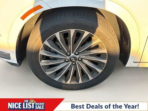 Used 2023 Hyundai Palisade Calligraphy image 14