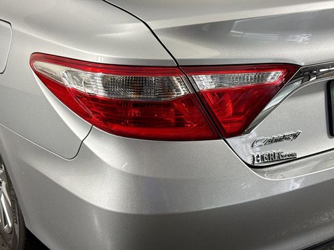 Used 2017 Toyota Camry XLE FWD image 36