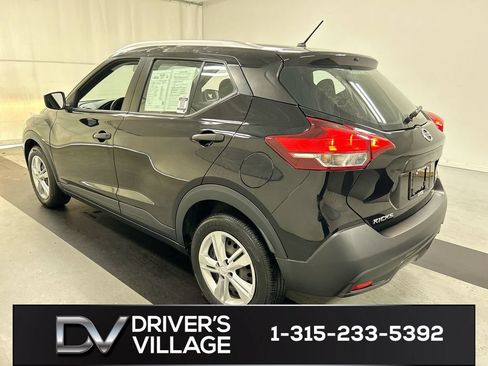 Used 2019 Nissan Kicks S FWD image 7