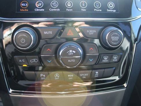 Used 2021 Jeep Grand Cherokee Laredo X image 20