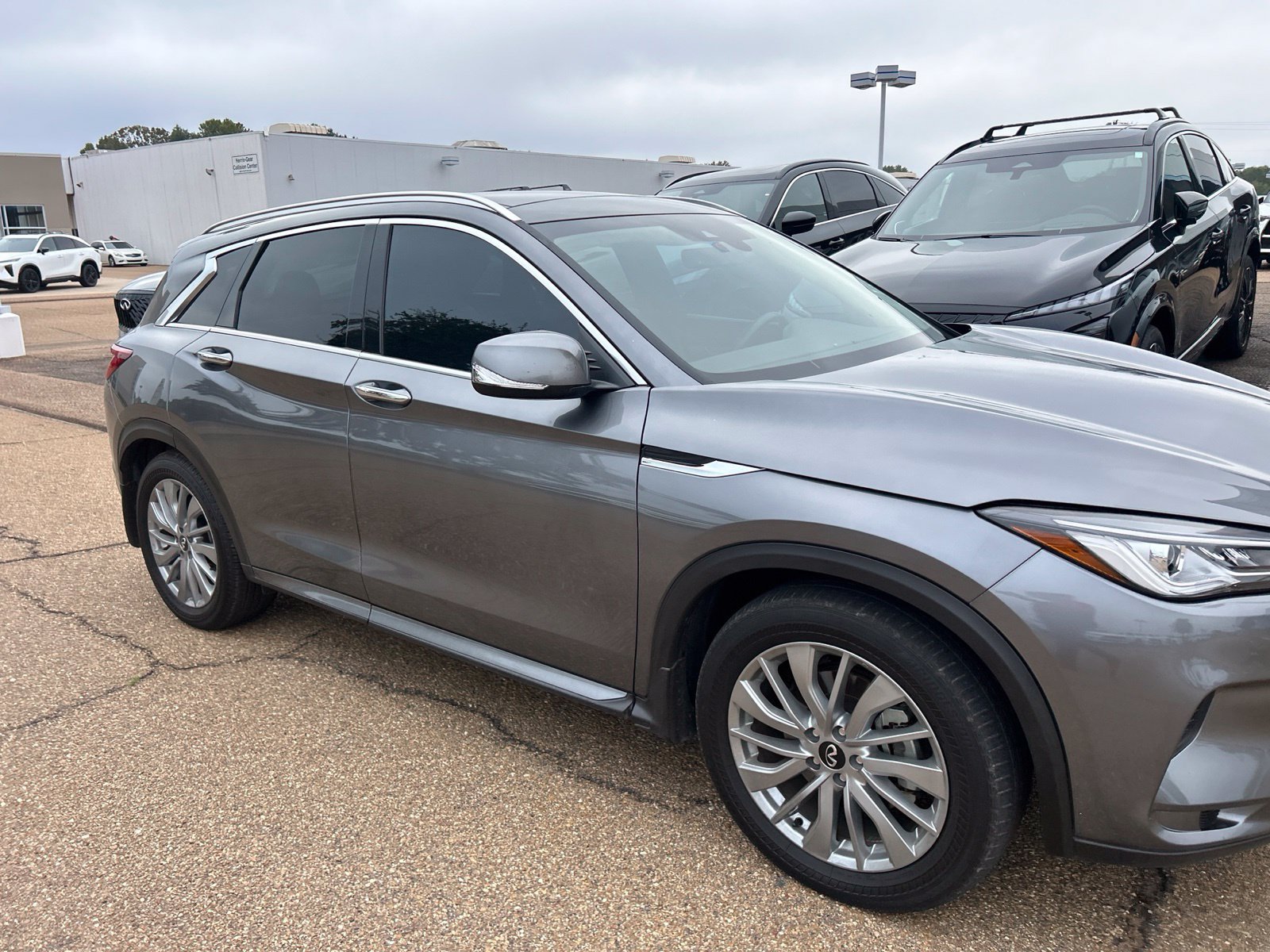 Used 2023 INFINITI QX50 Luxe AWD/4WD image 10
