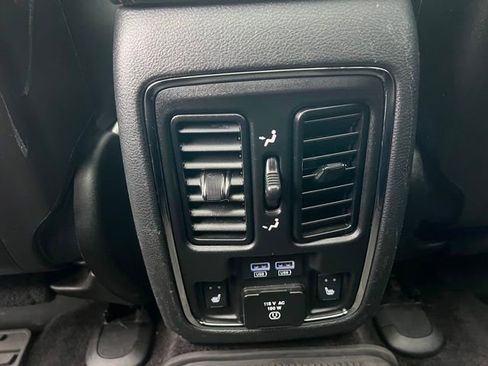 Used 2017 Jeep Grand Cherokee Trailhawk w/ Trailhawk Luxury Group image 13