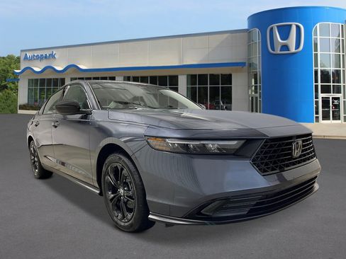 New 2025 Honda Accord SE image 8