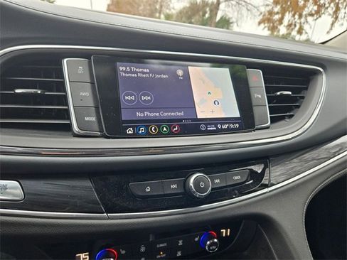 Used 2020 Buick Enclave Essence w/ Sound and Sites Package image 9