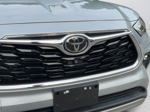 Used 2020 Toyota Highlander Platinum AWD/4WD image 28