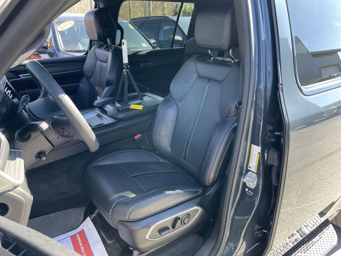 Used 2024 Jeep Wagoneer Series II w/ Flexible Seating Group image 27